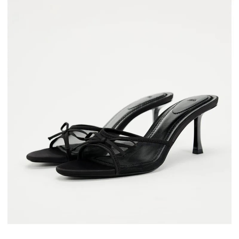 Véronique – sandales noires en dentelle à petit talon nœud