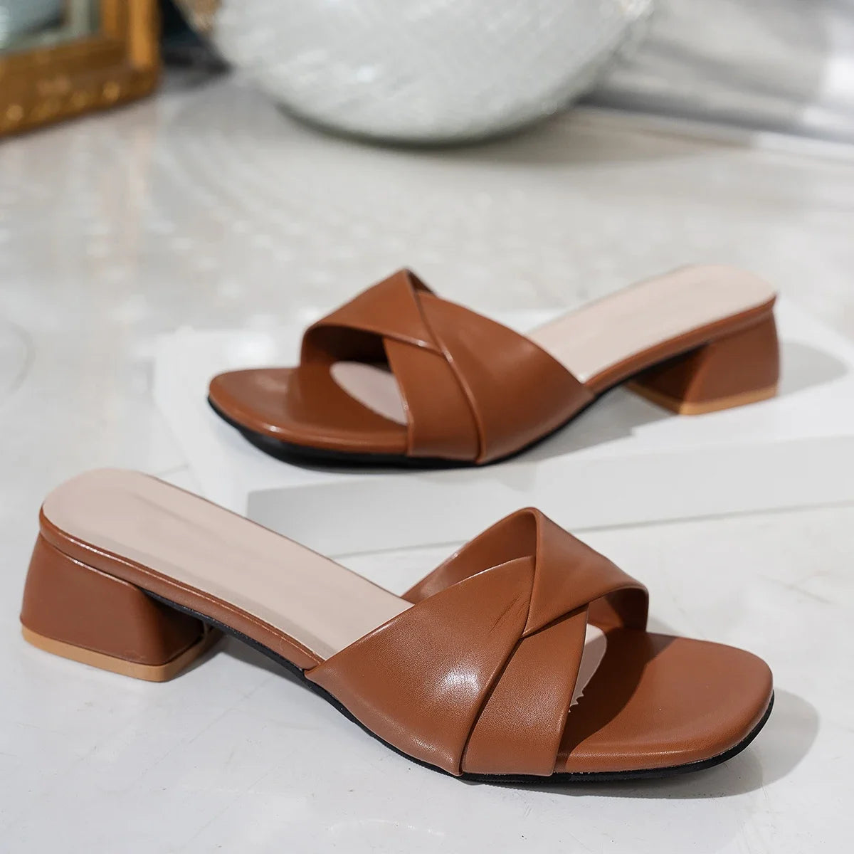 Martine – mules carrées minimalistes à petit talon