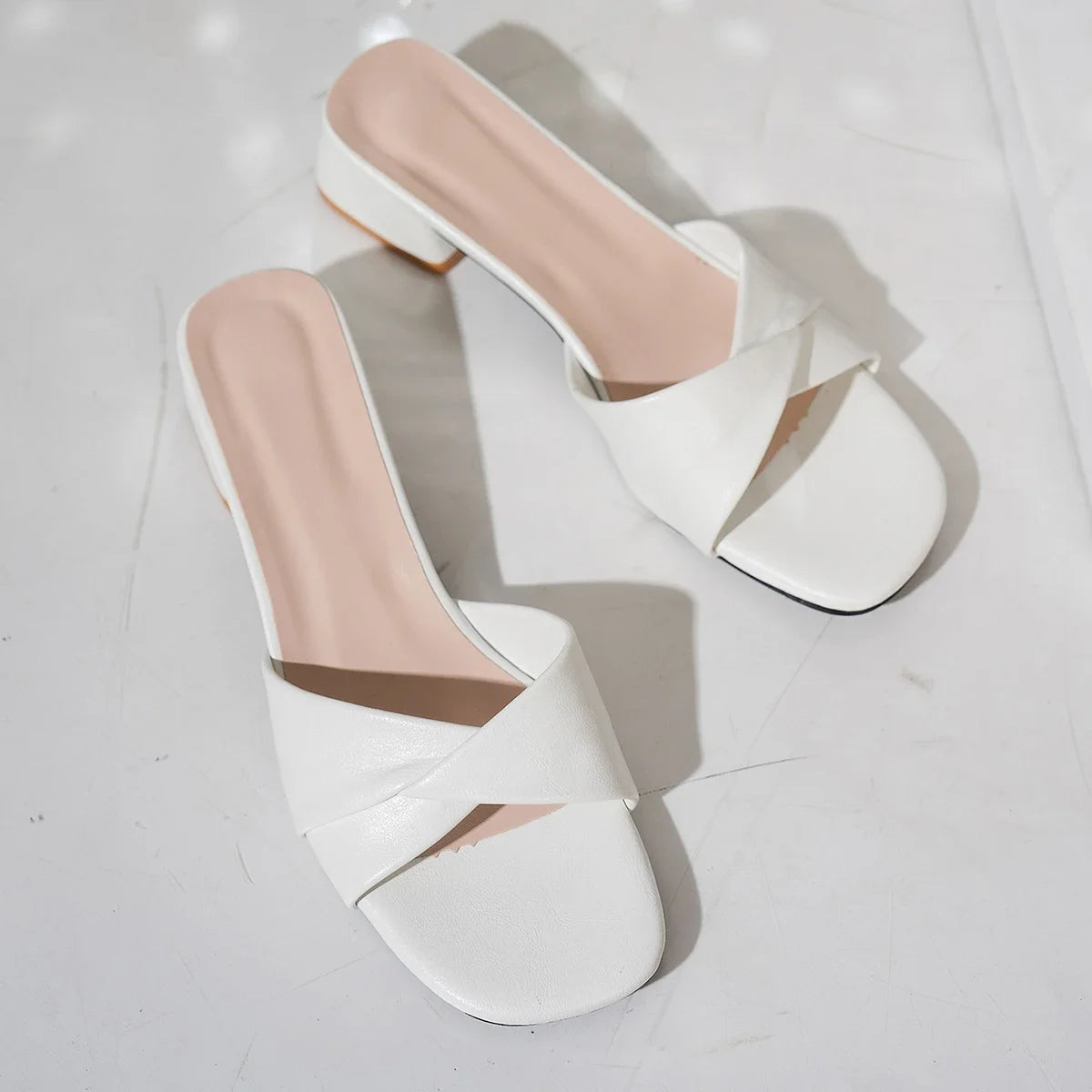 Martine – mules carrées minimalistes à petit talon