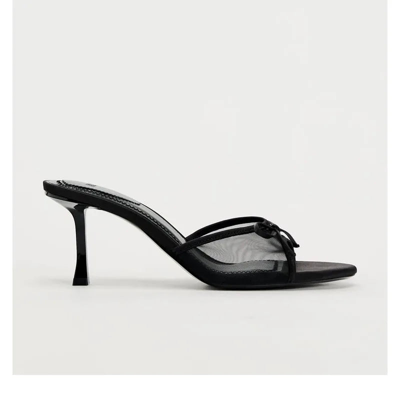 Véronique – sandales noires en dentelle à petit talon nœud