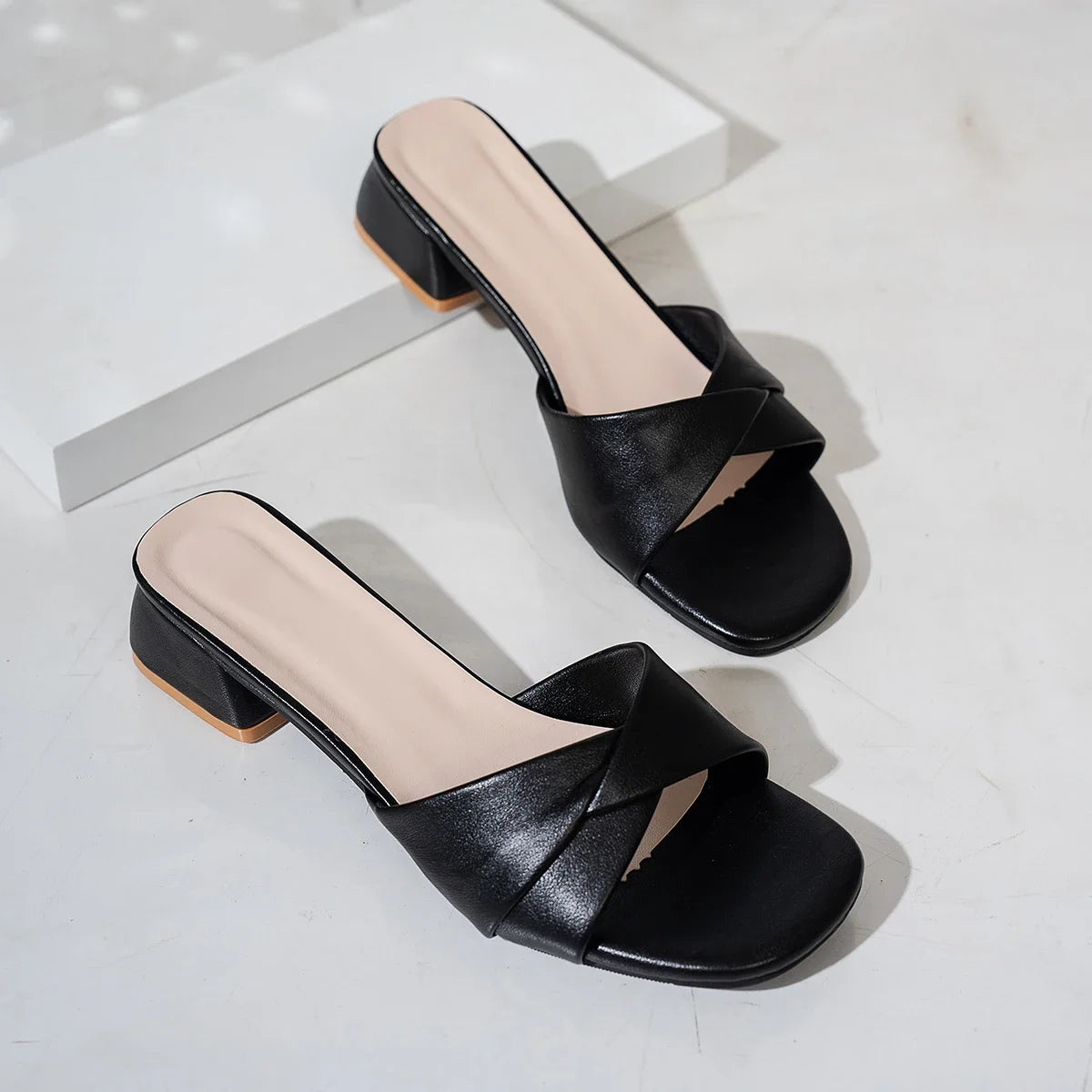 Martine – mules carrées minimalistes à petit talon