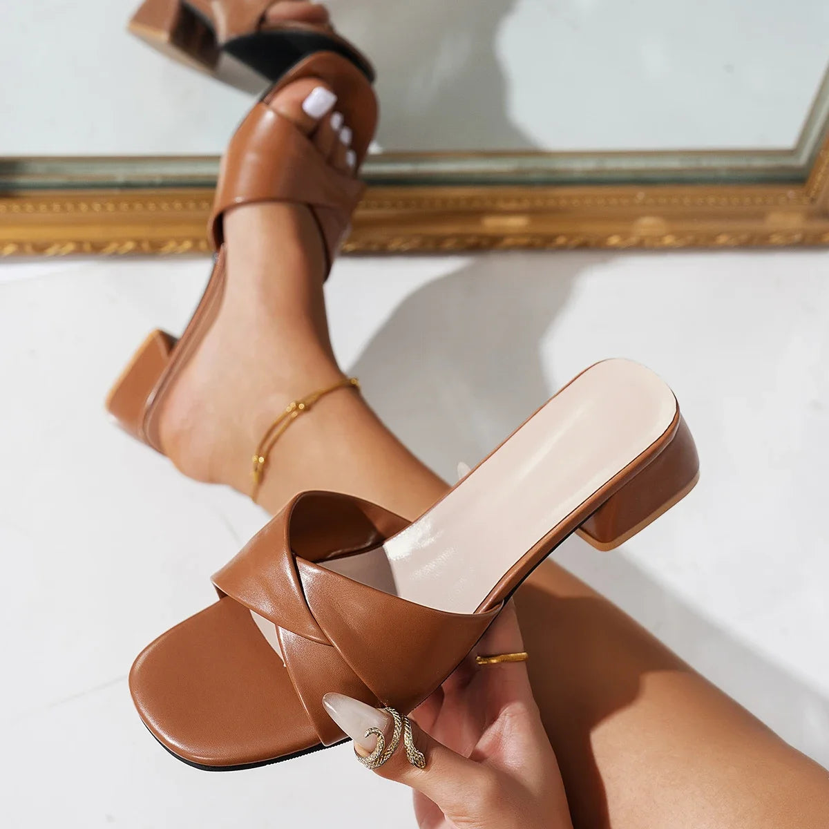 Martine – mules carrées minimalistes à petit talon