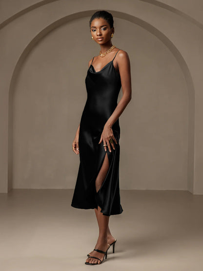 Robe longue en soie pure avec bretelles spaghetti et fente