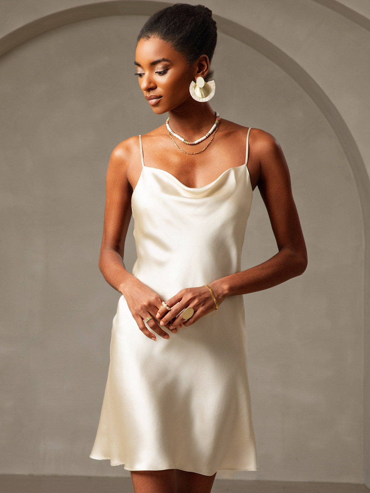 Pure Soie Bretelles Spaghetti Col Bénitier Courte Robe