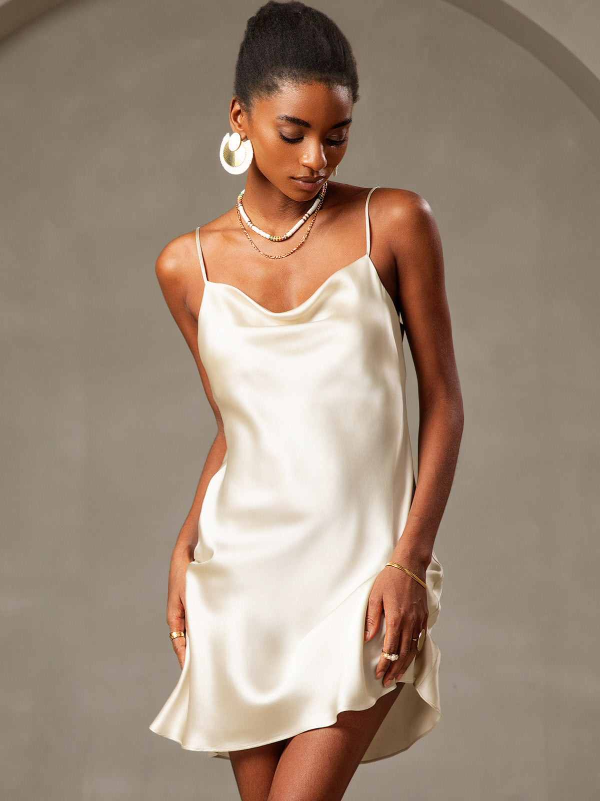 Pure Soie Bretelles Spaghetti Col Bénitier Courte Robe