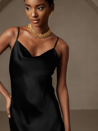 Robe longue en soie pure avec bretelles spaghetti et fente