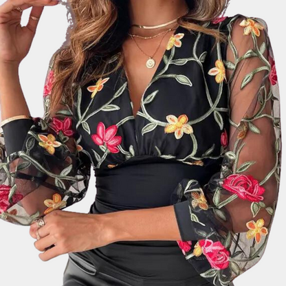 Top élégant brodé floral été doux et féminin Amélie