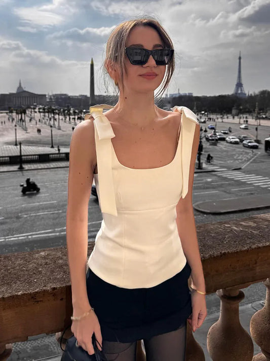 Théa – top sans manches à nœuds et col carré