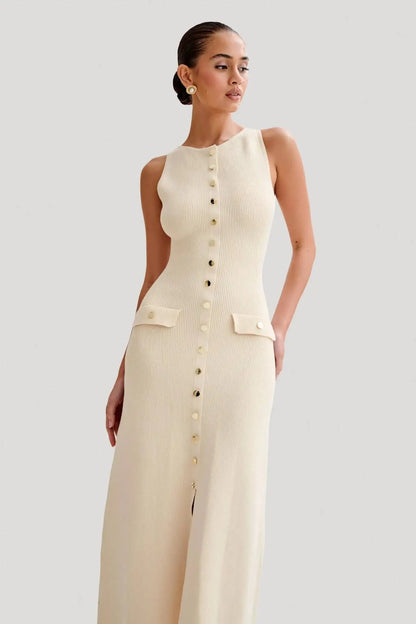 Régine – robe longue côtelée boutons dorés chic
