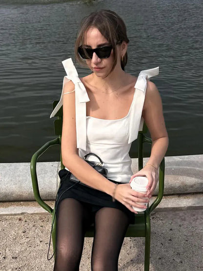 Théa – top sans manches à nœuds et col carré
